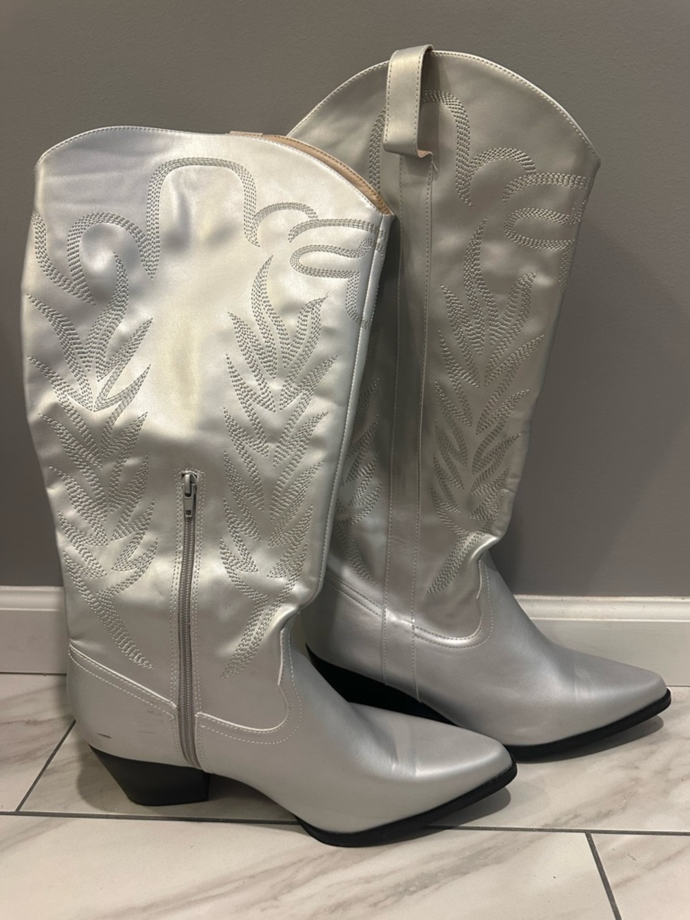 Arula Viola Wide Width & Calf Boots Silver Size 11 Wide - Picture 4 of 7